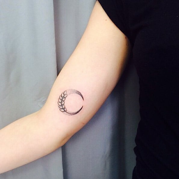 Small Moon Tattoo Design by Oggysxm