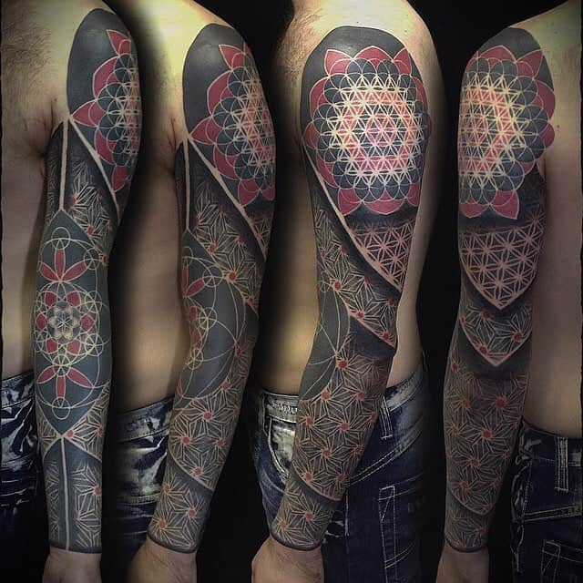 8 Elegant Sleeve Tattoo Designs If You Want To Get A Big Ink