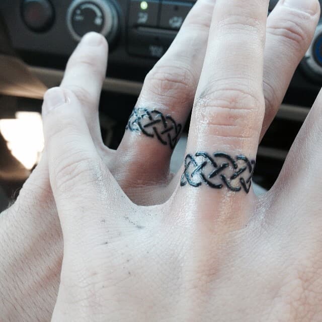 serie afwijzing Ik heb een contract gemaakt 150 Charming Wedding Ring Tattoo Designs
