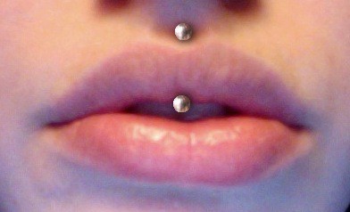 vertical medusa piercing