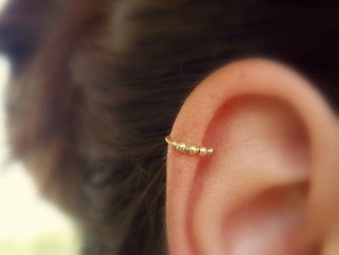 Beaded cartilage earring - Helix hoop - Cartilage piercing - Helix jewelry - Minimal Helix jewelry - Tiny Hoop - piercing hoop