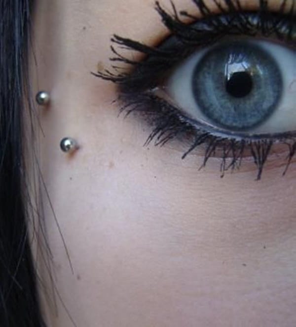 eyebrow piercing (3)