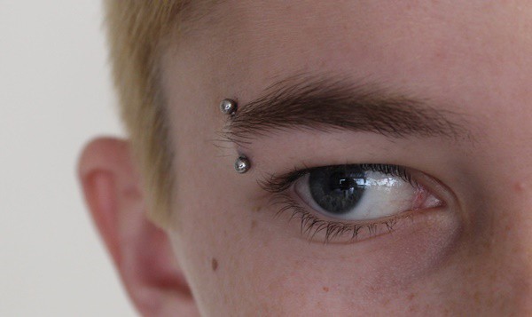 eyebrow piercing straight piercings barbell cool eyebrows both pain healing ultimate guide guy curved jewelry