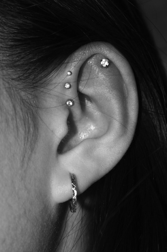 jewelled-helix-piercing