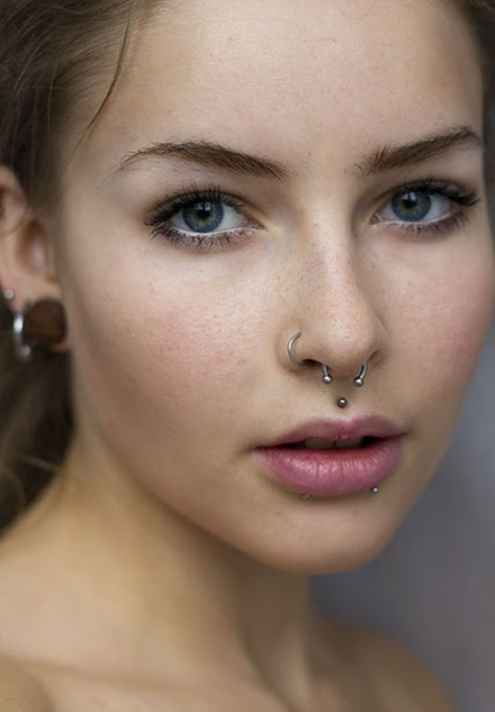nose piercings trends fashion
