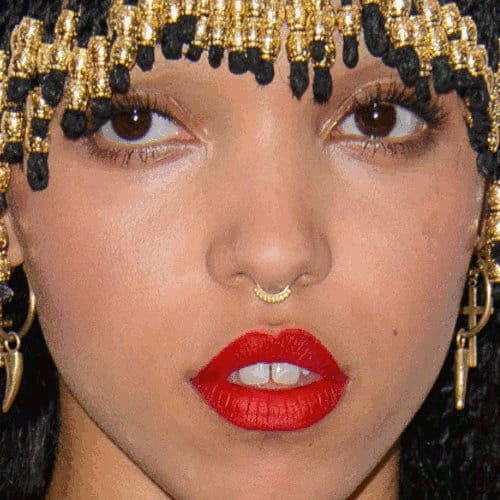 septum piercing FKA Twigs