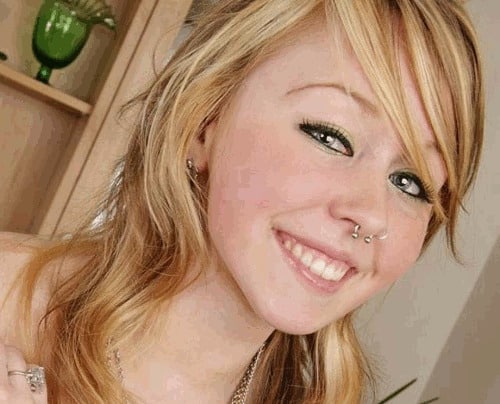 septum piercing blonde lady