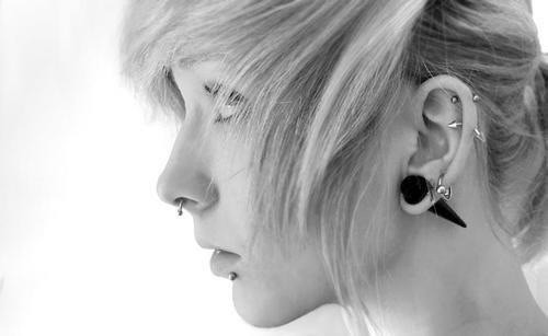 stunning-helix-piercing