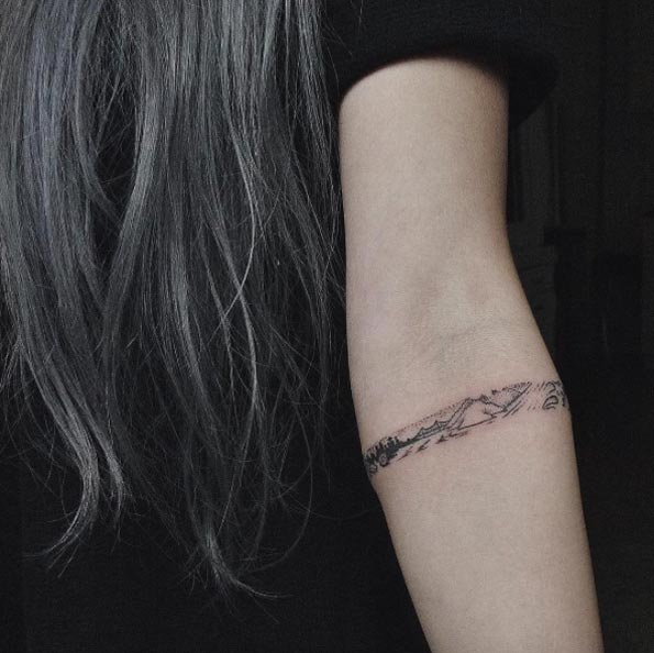 130 Amazing Armband Tattoo Designs