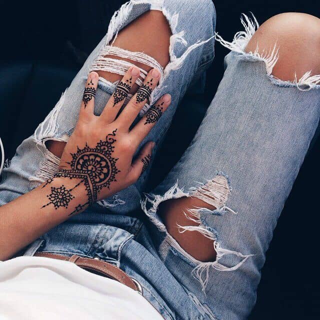 henna tattoo