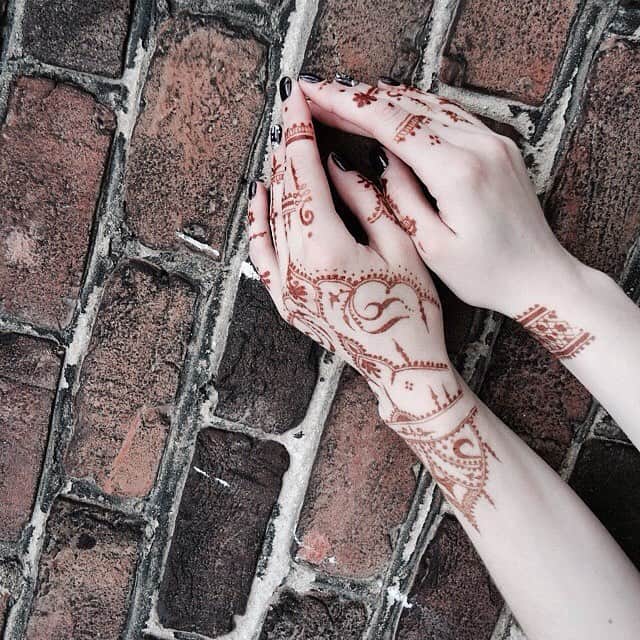 henna tattoo