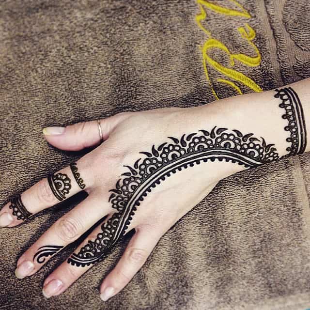 henna tattoo example