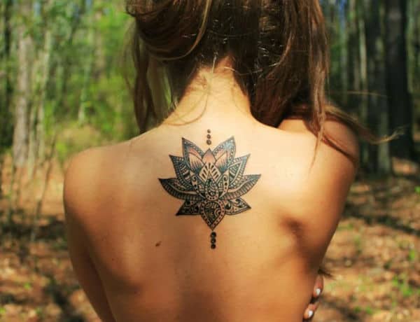 35 Ultra Sexy Back Tattoos for Women