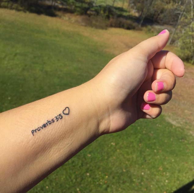 60 Stylish Finger Tattoos that are Full of Creativity in 2022