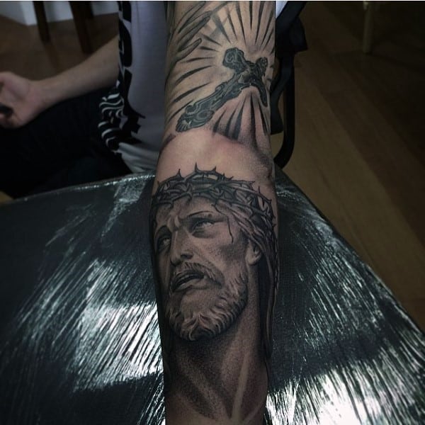 tattooed-male-christians-designs