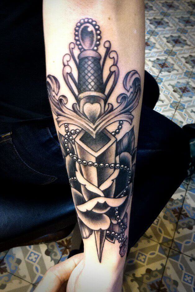 Lil forearm dagger by Mike Suarez @ cornerstone tattoos :  r/traditionaltattoos