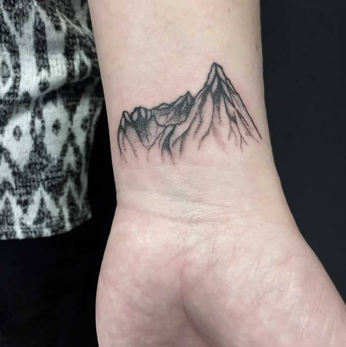 100 Adventurous Mountain Tattoos [Ultimate Picture Guide]