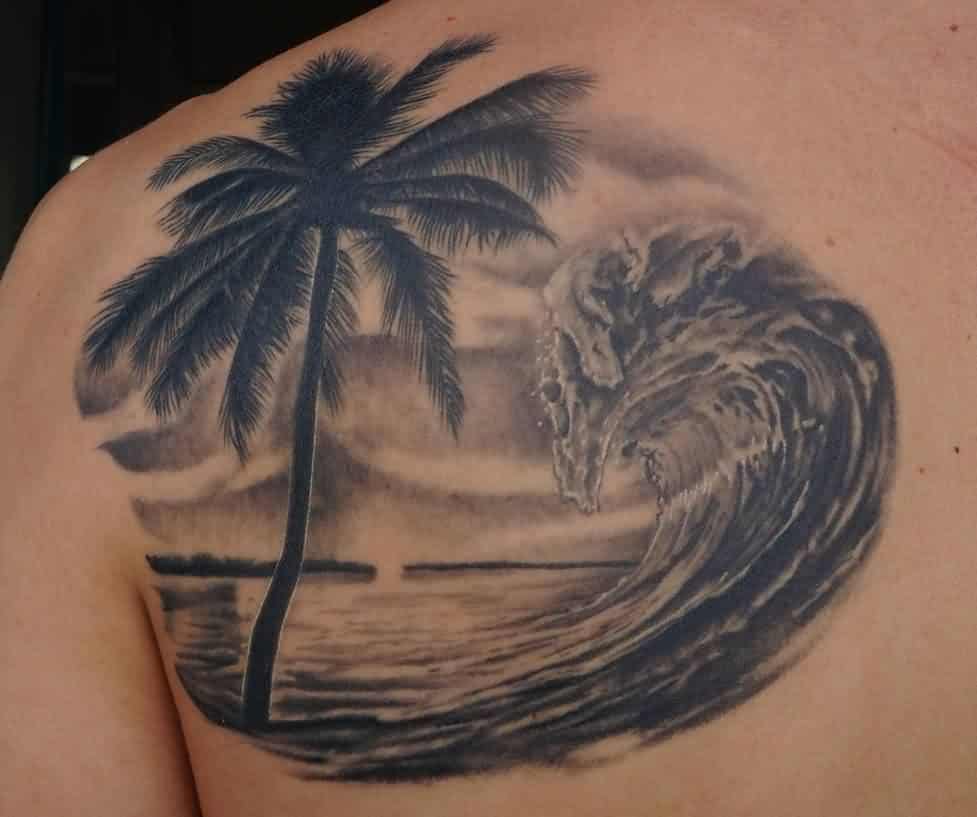 tatuaggio schiena oceano