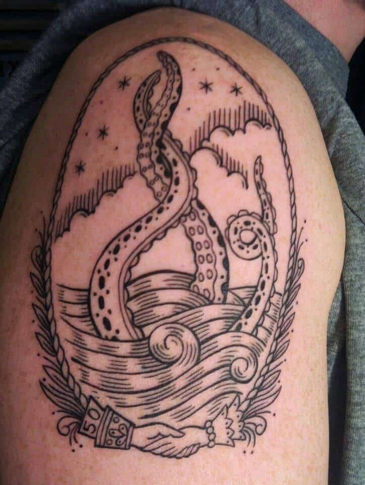 tatuaggio braccio creatura del mare