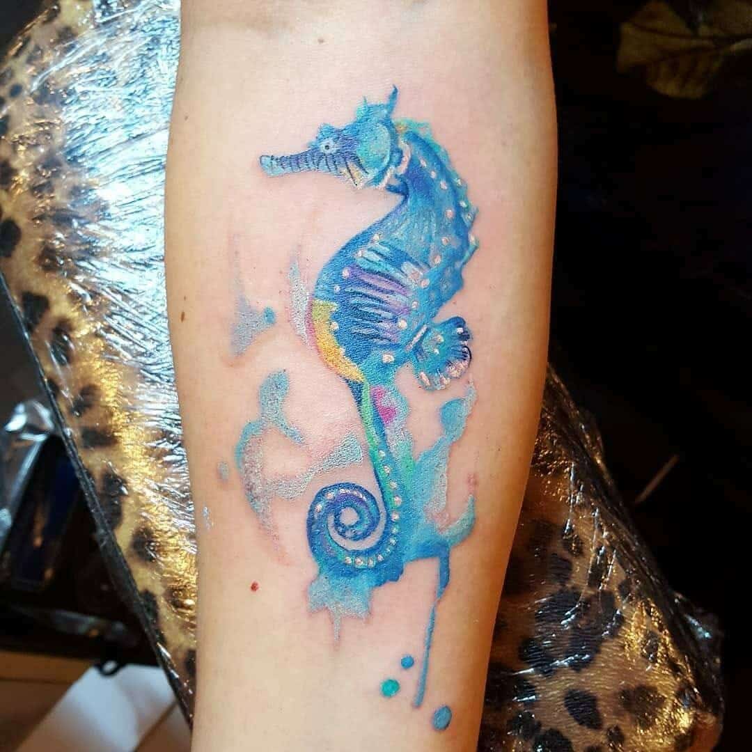 tatuagem de cavalo-marinho de aguarela