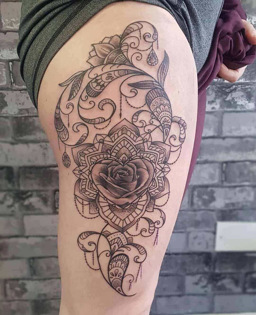 celtic tattoo on thigh