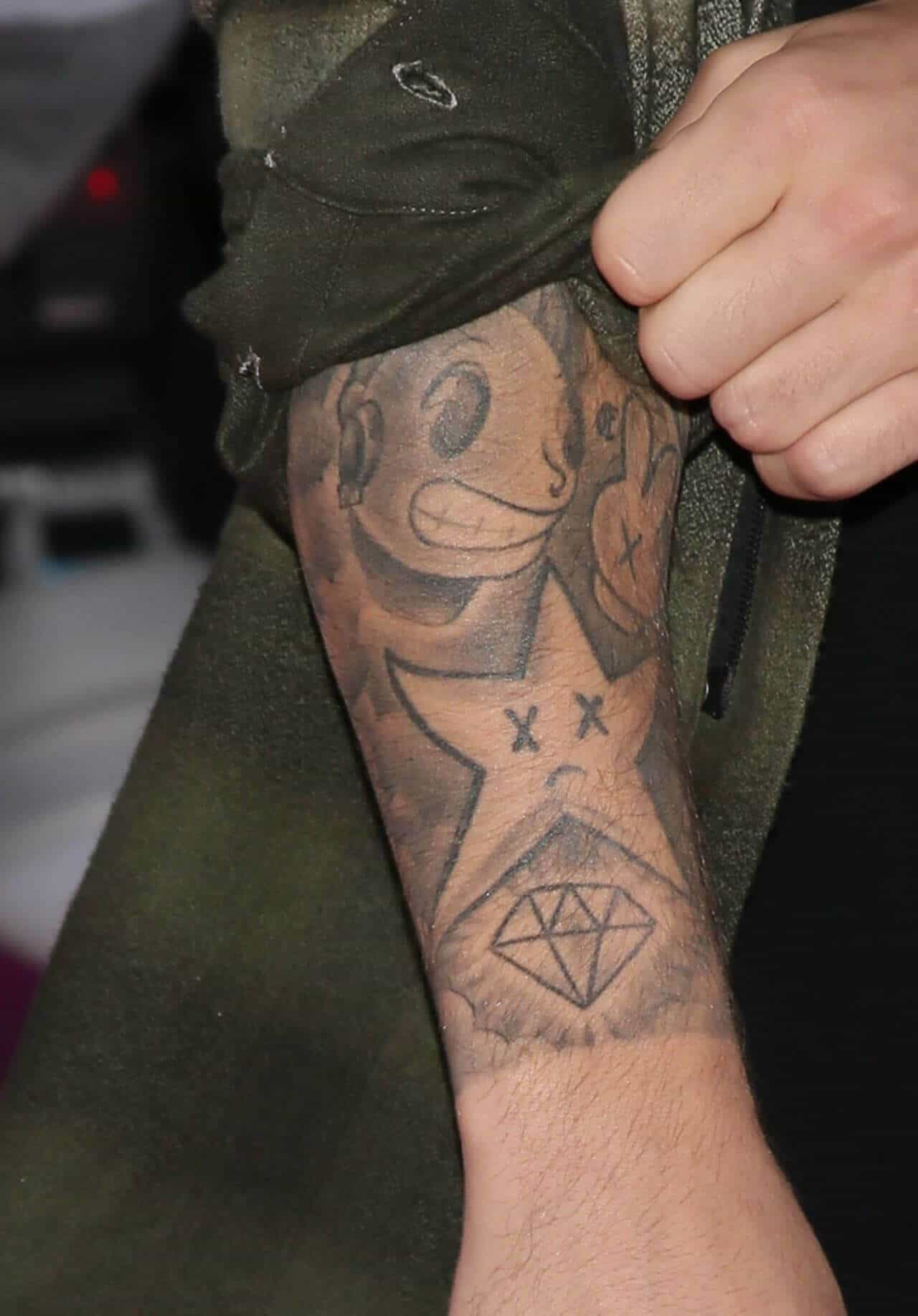 justin bieber graffiti star tattoo