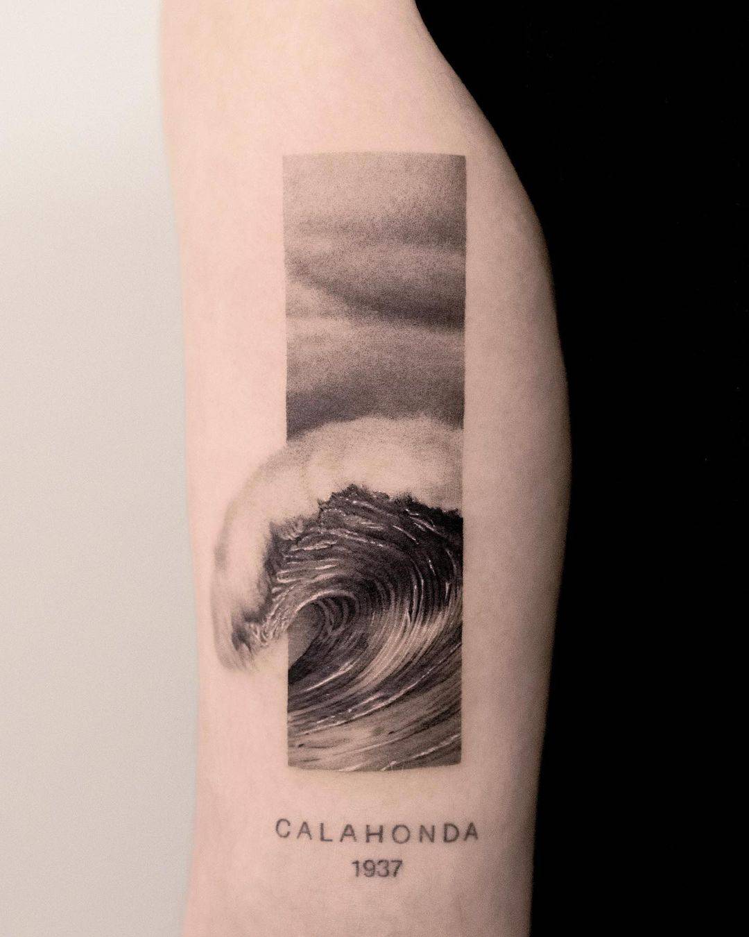 huge wave tattoo