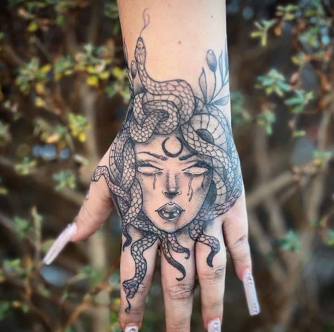 Update more than 80 realistic medusa hand tattoo latest - in.coedo.com.vn